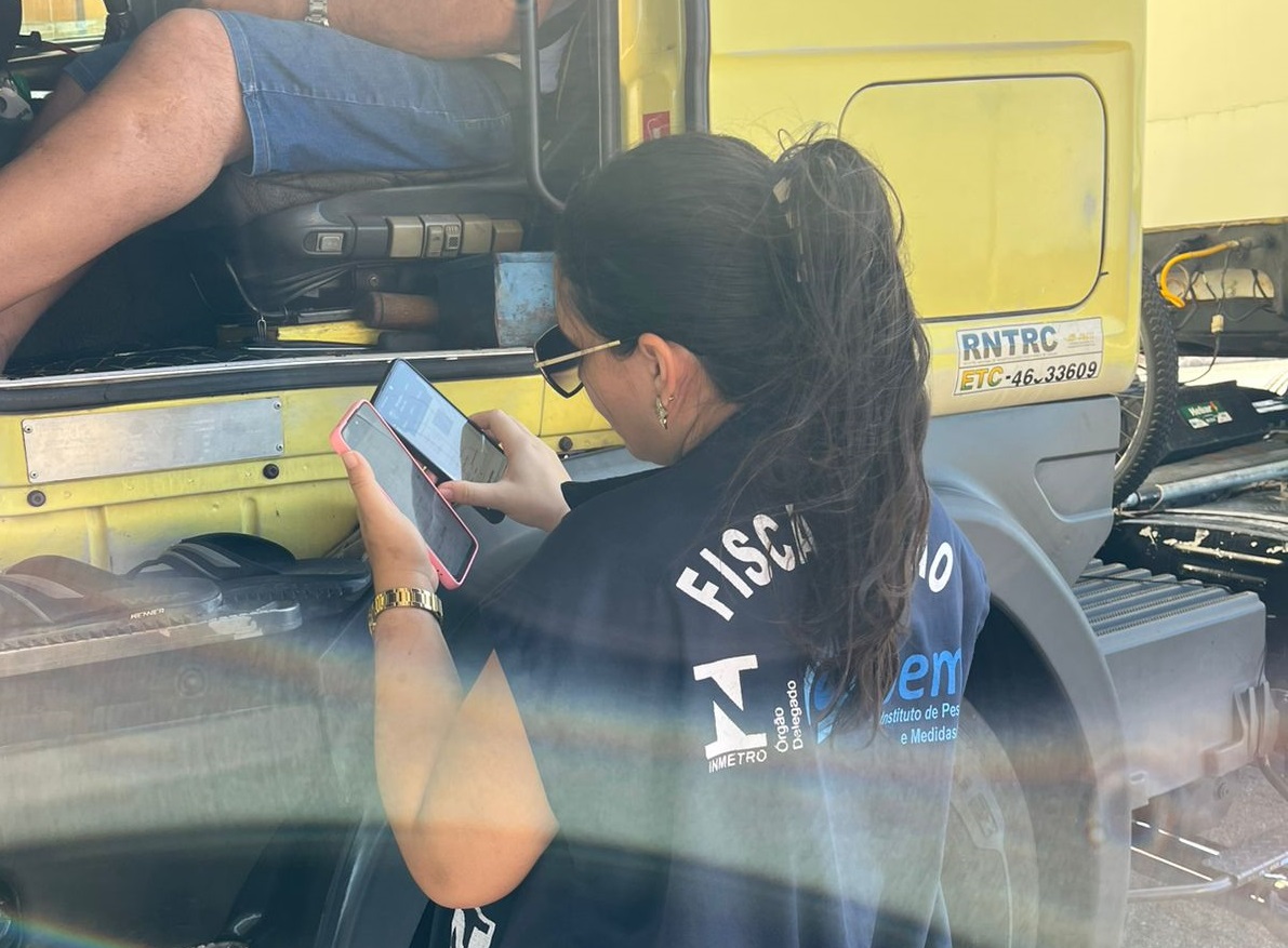 Fiscalização encontra 'caixas-pretas' de veículos com irregularidades no RN; entenda
