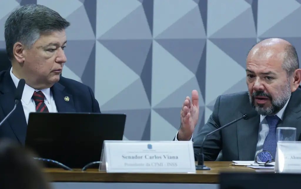 Ex-ministro José Carlos Oliveira usará tornozeleira eletrônica