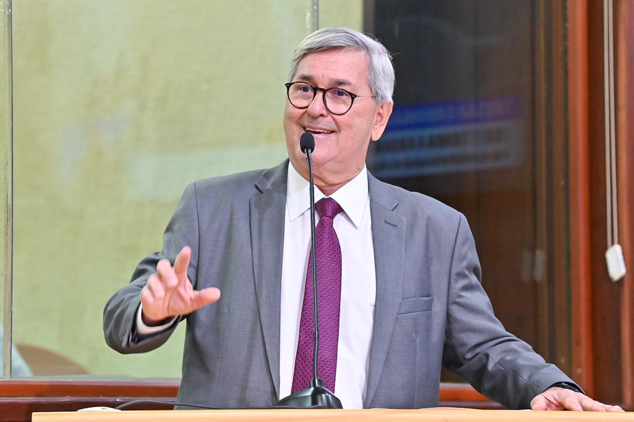 Tomba Farias critica atraso do governo estadual no repasse da gratuidade
