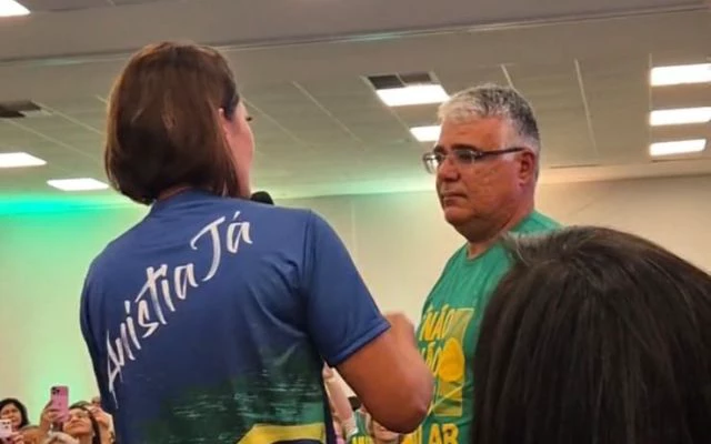 Michelle critica aliança do PL com Ciro Gomes e apoia Girão no CE