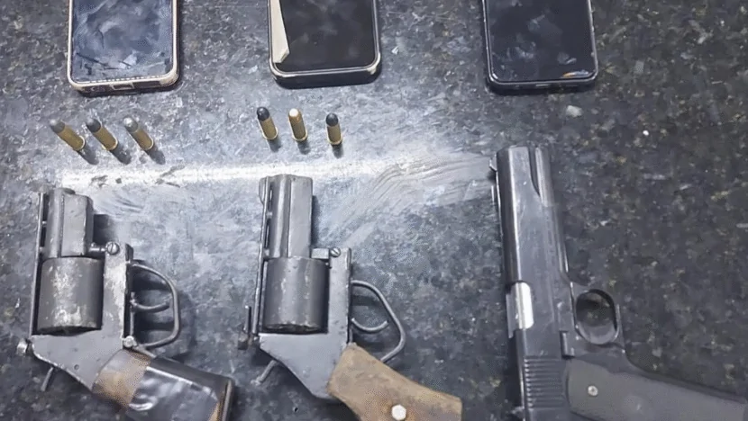 CIPTUR apreende armas e detém cinco suspeitos após tentativa de assalto na orla de Ponta Negra