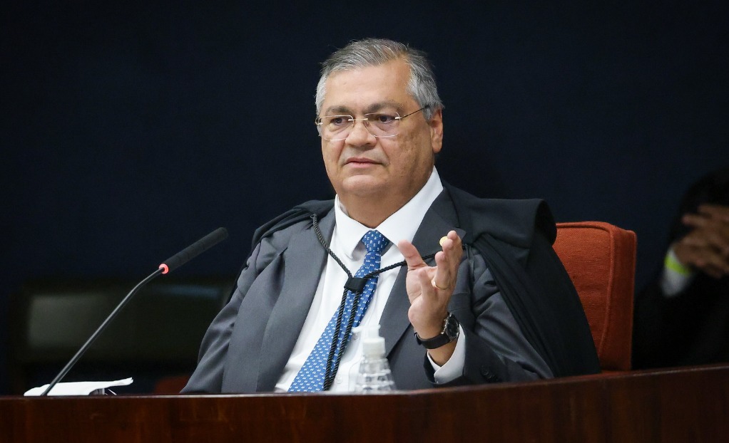 Dino derruba decisão judicial e autoriza mulher de traficante virar delegada em SC