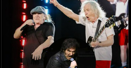 Milei cai em fake news ao receber "convite" para cantar com AC/DC