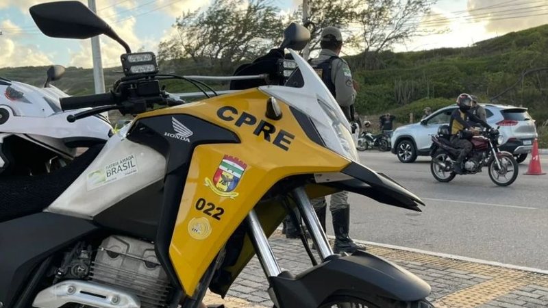 Jovem é preso após fuga e manobras perigosas na ponte Newton Navarro, em Natal