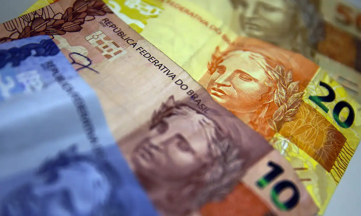 Governo Lula tem rombo US$5,1 bilhões em outubro