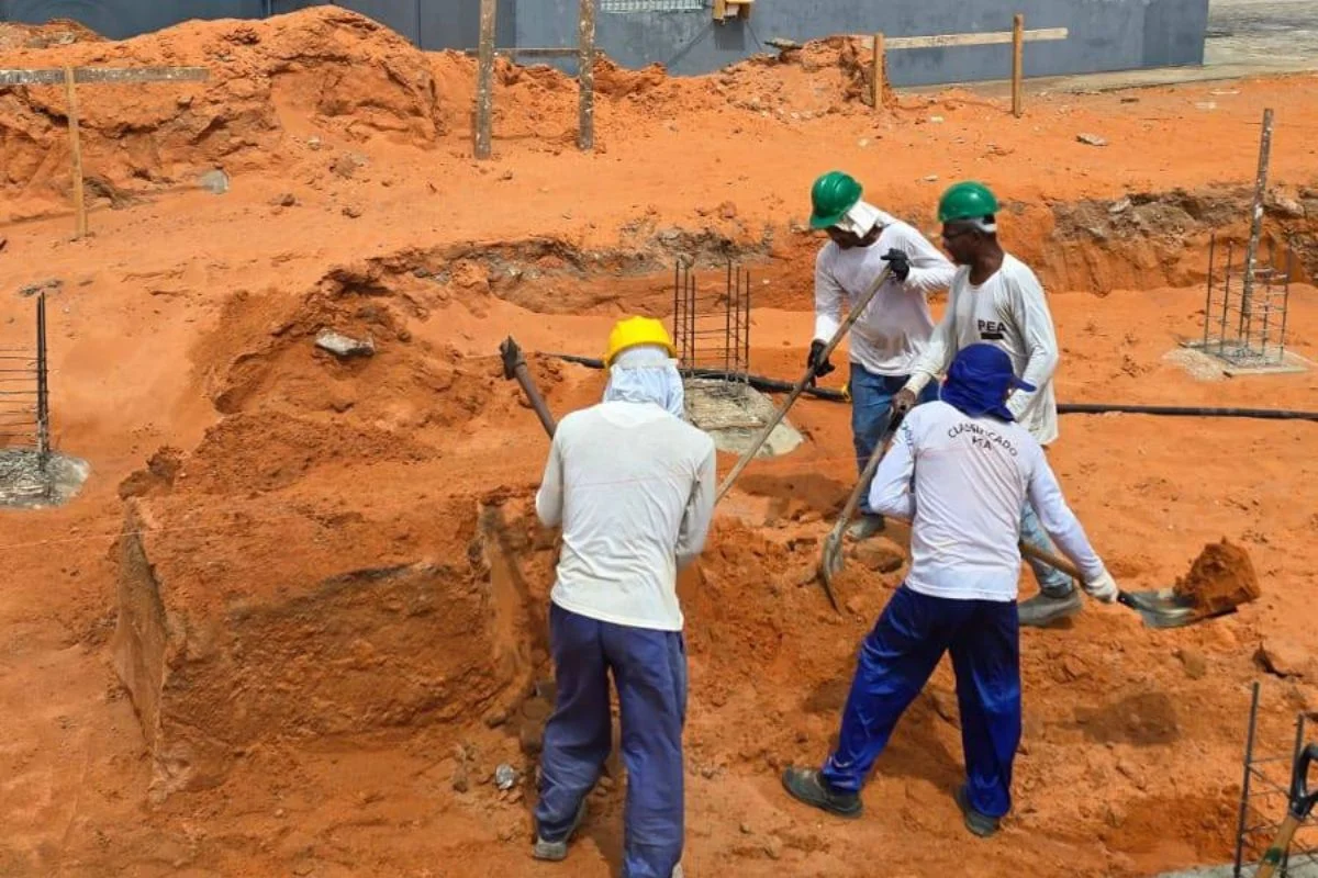 Caixa d’água de 140 m³ em Alcaçuz começa a ser construída para encerrar desabastecimento
