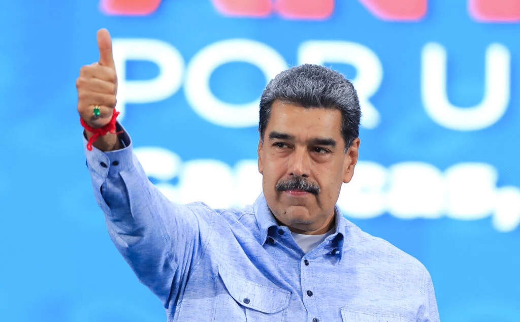 Maduro canta “Imagine”, de John Lennon, em apelo de paz aos EUA