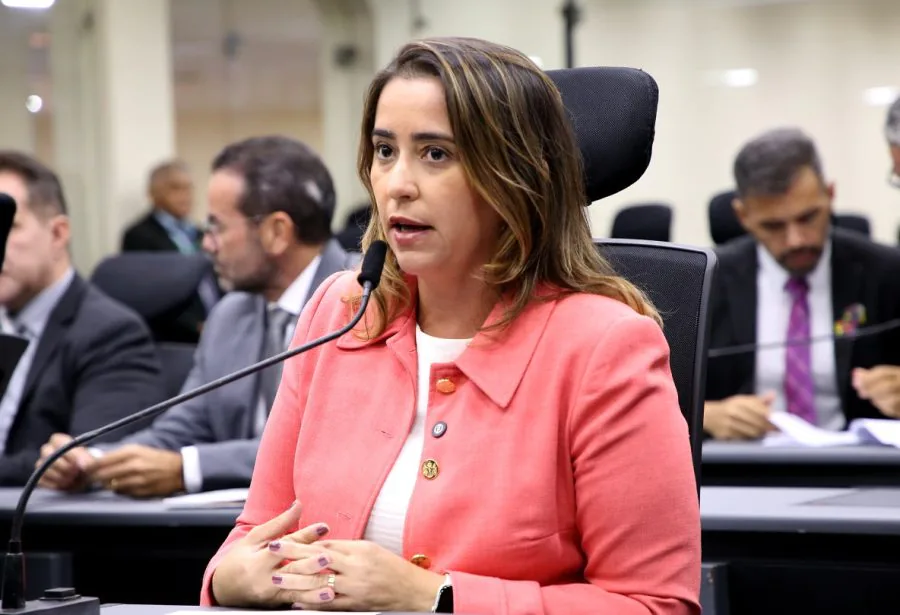Samanda será presidente de comissão que vai conduzir novo processo de cassação de Brisa