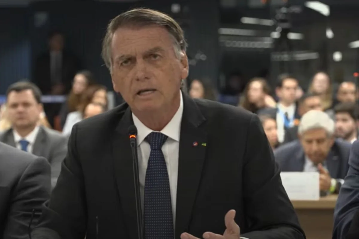 Moraes autoriza Bolsonaro a receber comida especial na prisão