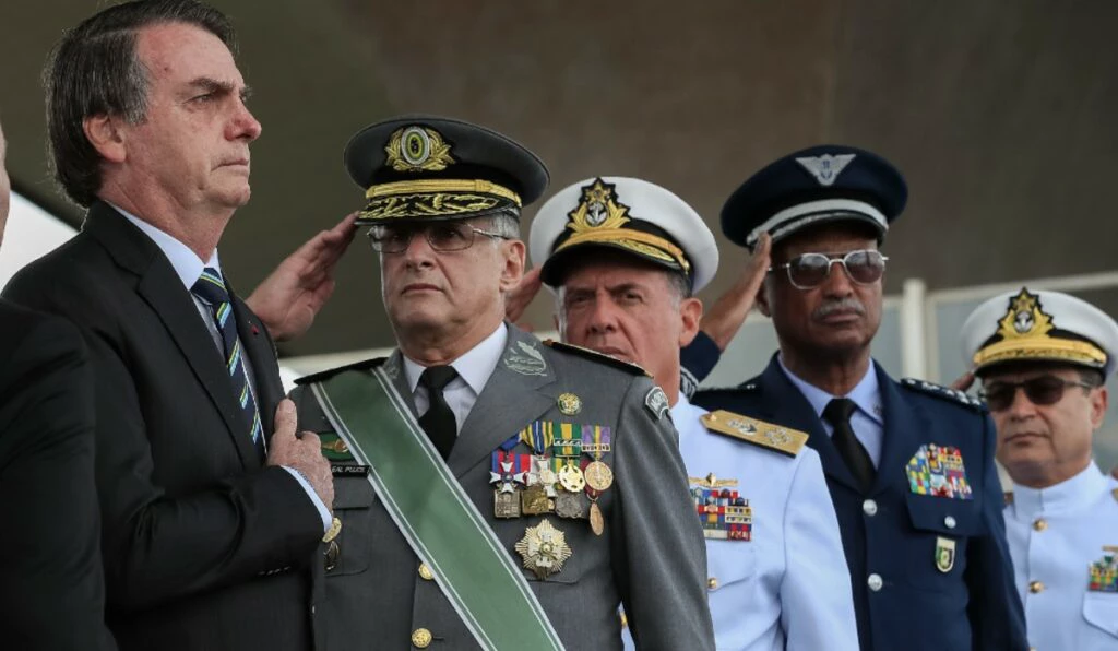 Moraes pede análise sobre perda da patente militar de Bolsonaro