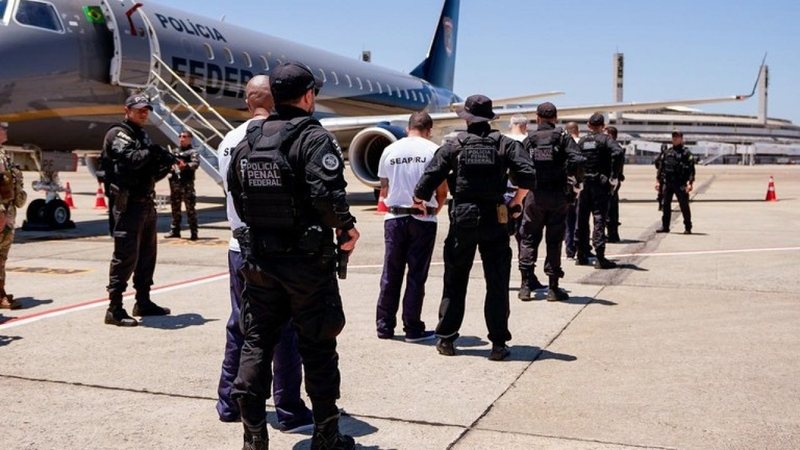Líderes do Comando Vermelho chegam sob forte sigilo a presídio do RN