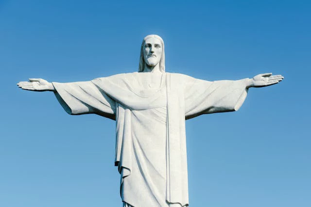 Cristo Redentor será iluminado com versículo bíblico de João 1:1