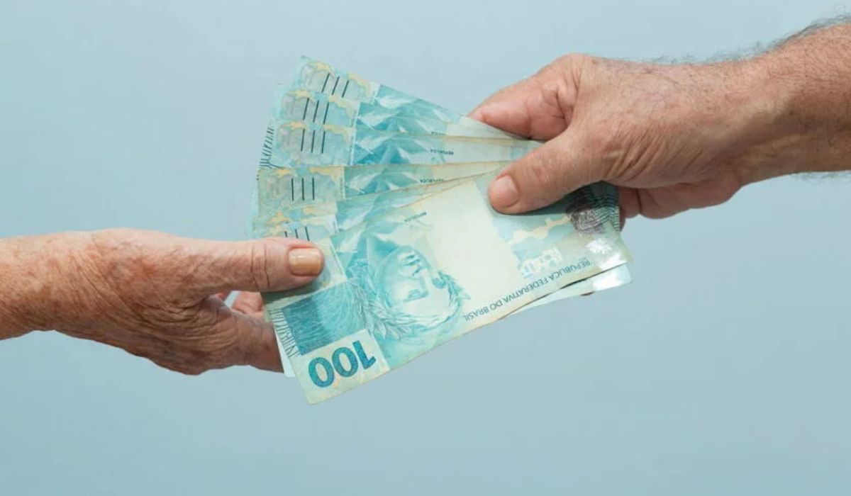 Novo salário mínimo de R$ 1.621 pode injetar R$ 81,7 bilhões na economia, estima Dieese