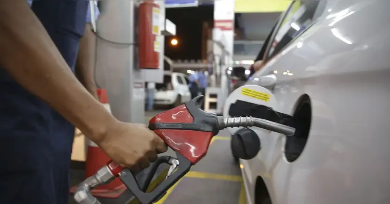 ICMS sobe e deve encarecer gasolina, diesel e gás de cozinha no RN em 2026
