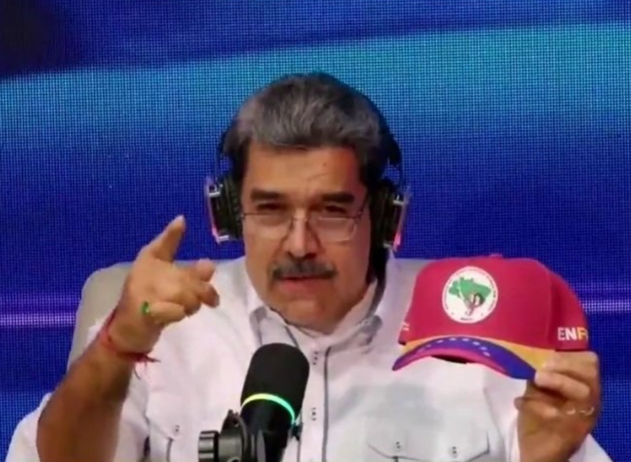 Com boné do MST, Maduro pede que brasileiros ‘saiam às ruas’ em apoio à Venezuela