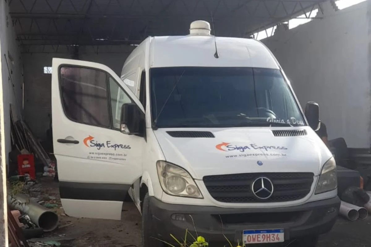 Motorista é sequestrado e van de entregas é levada por criminosos em Macaíba