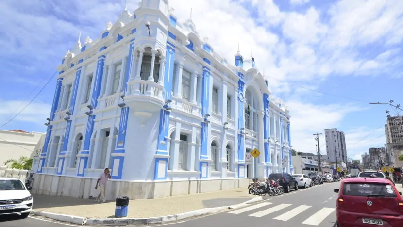 Servidores municipais recebem 13º antecipado nesta quarta-feira (10)