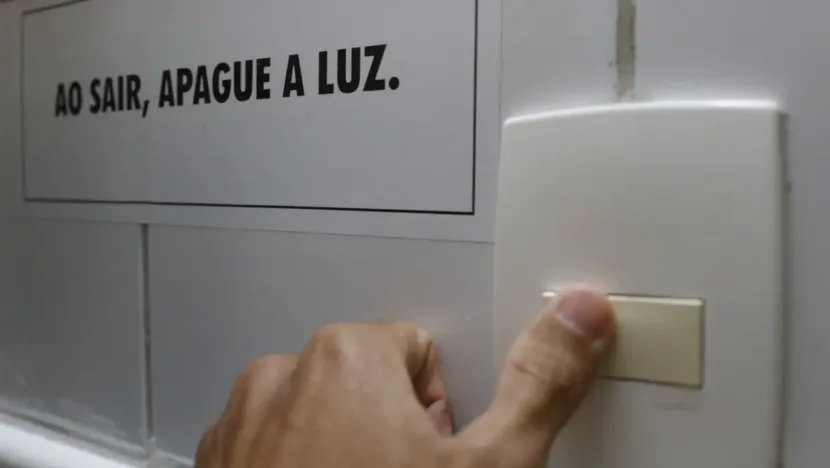 Com bandeira amarela, conta de luz fica mais barata em dezembro