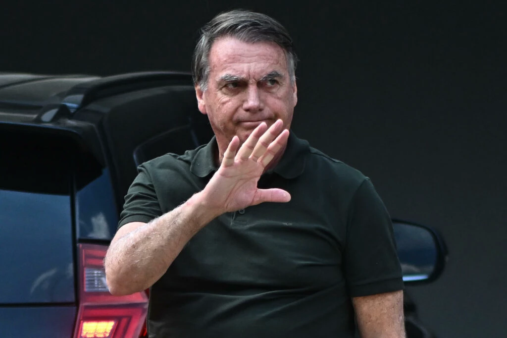 8 mil advogados pedem “prisão humanitária” para Bolsonaro