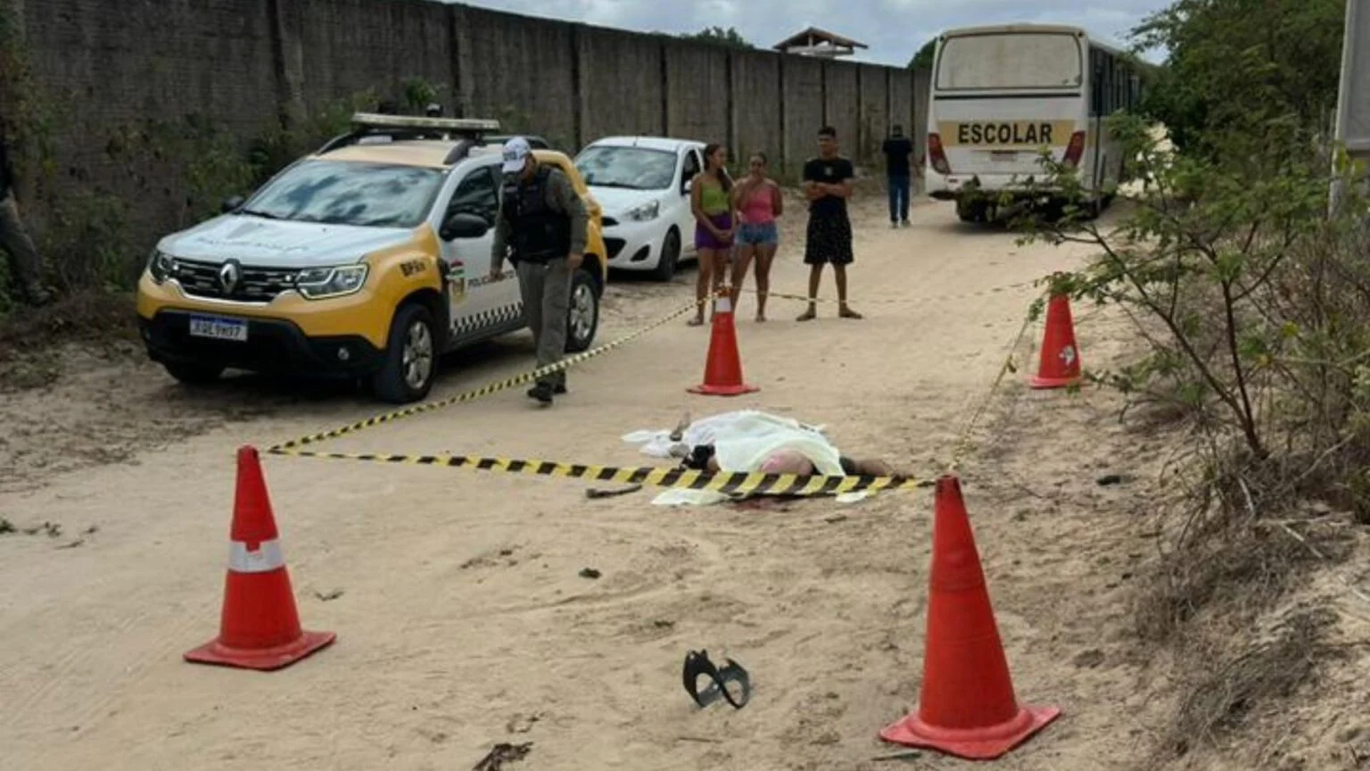 Motociclista morre após colisão com ônibus escolar em Macaíba