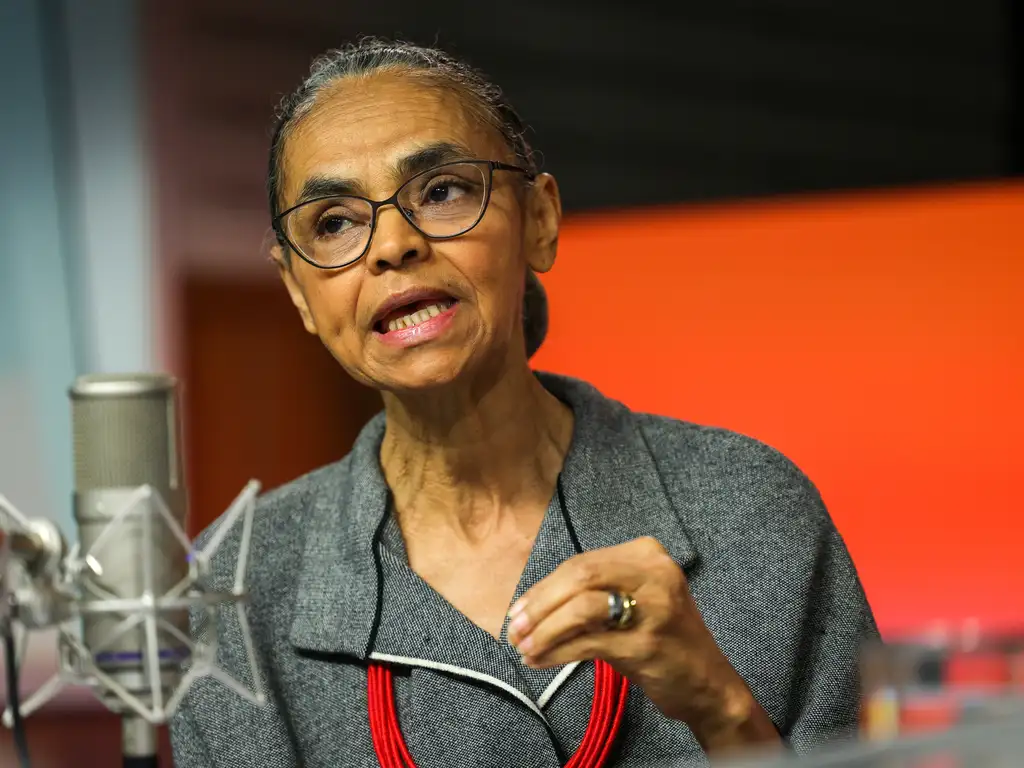 Ministra Marina Silva sofre fratura em vértebra lombar