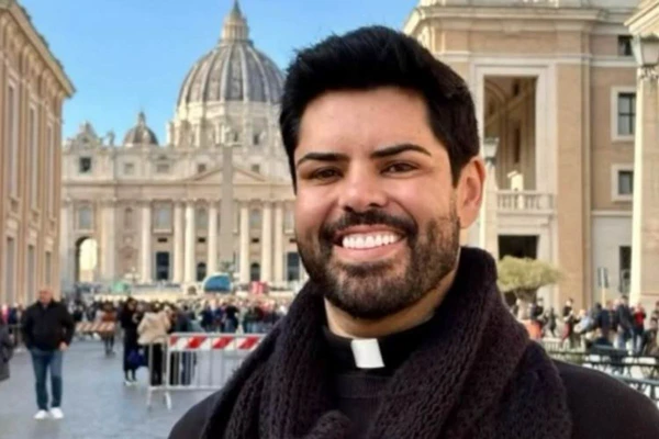 Padre é encontrado morto em casa paroquial após faltar a missa