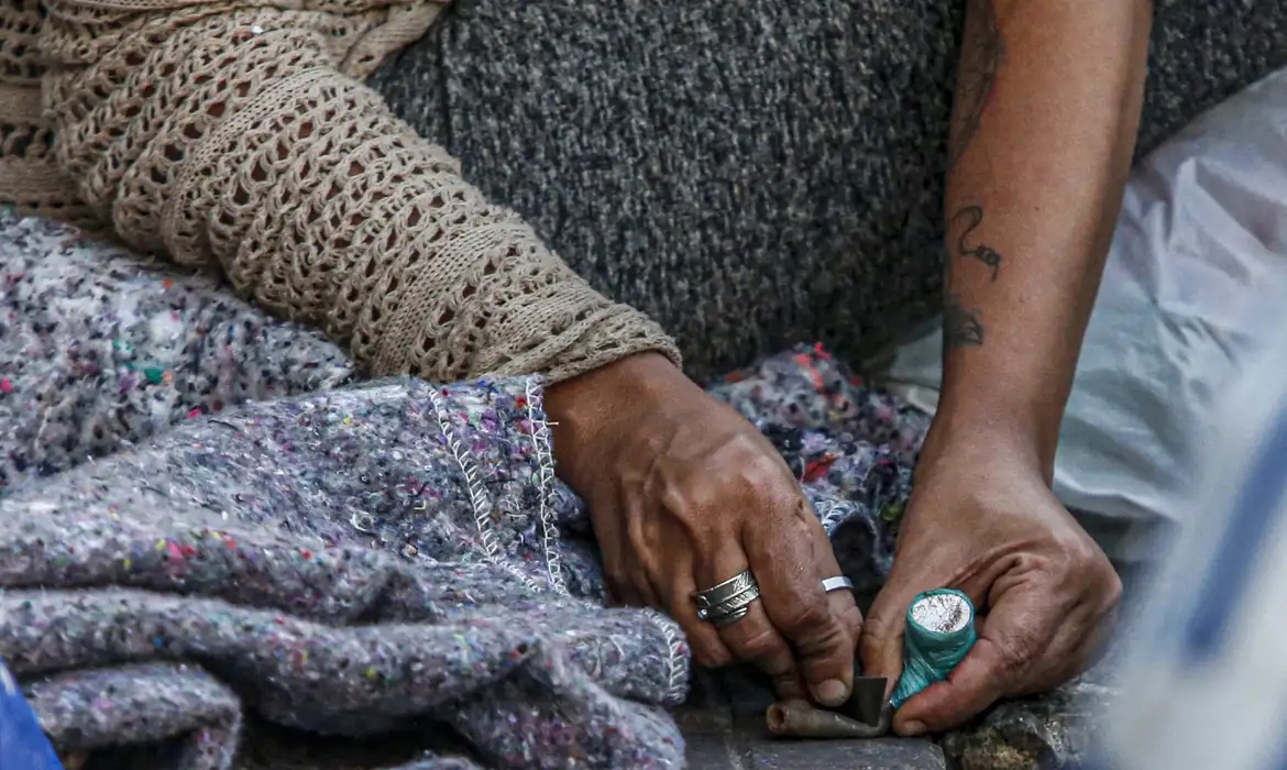 Estudo aponta que um em cada cinco brasileiros já usou drogas ilícitas