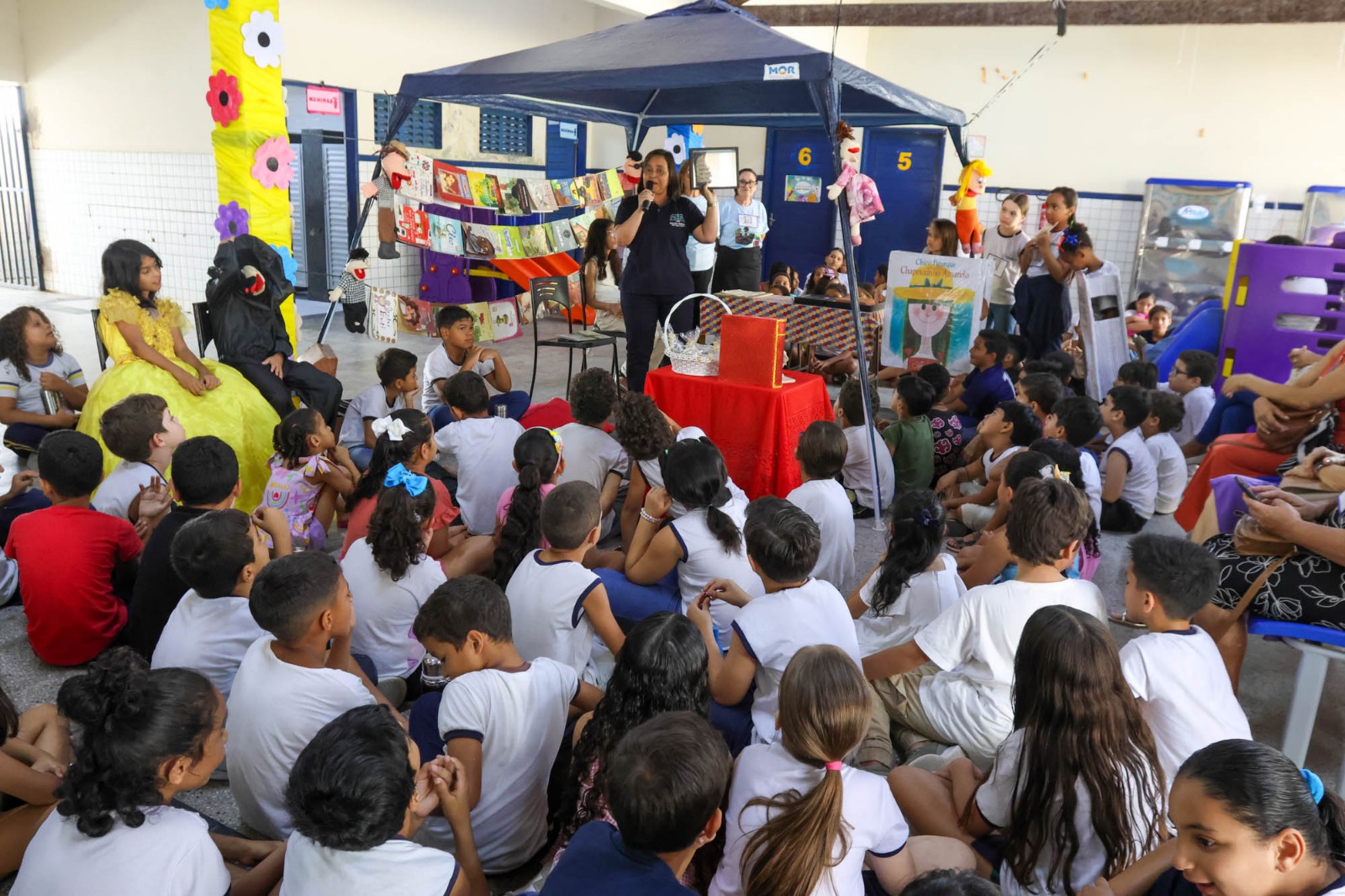 Prefeitura celebra 15 anos da Biblioteca Édila Medeiros da E.M. Enedina Nascimento
