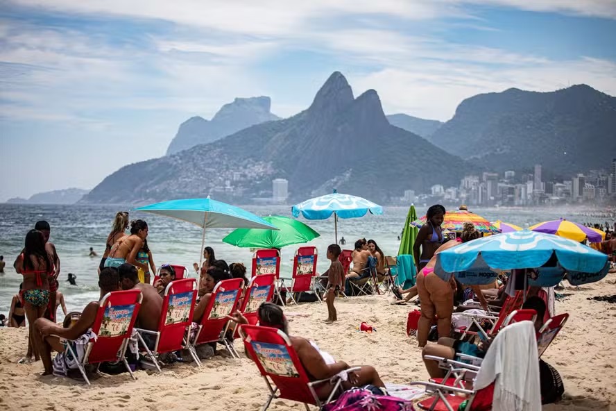 Turista paga R$ 10 mil por um cigarro em golpe da maquininha em Ipanema; Polícia Civil prende quadrilha