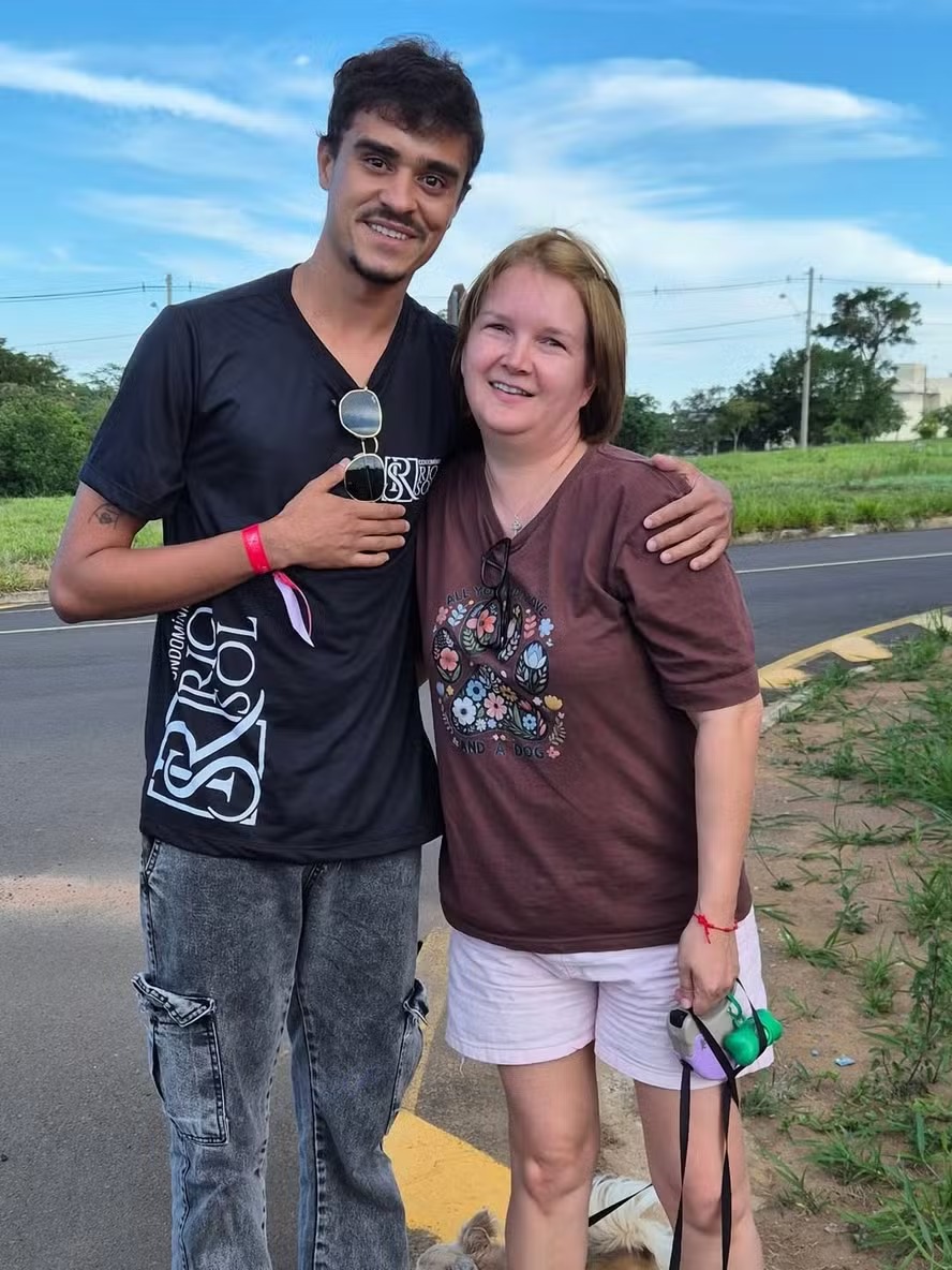 Jovem relata encontro e foto com Elize Matsunaga em SP: 'Sou muito fã dela'