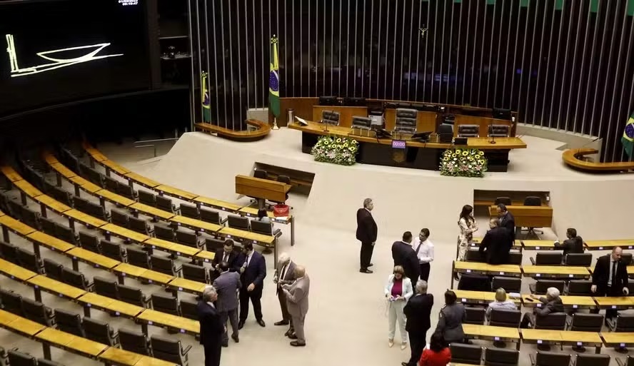 Projeto que pune devedor contumaz é aprovado na Câmara e agora vai para sanção de Lula