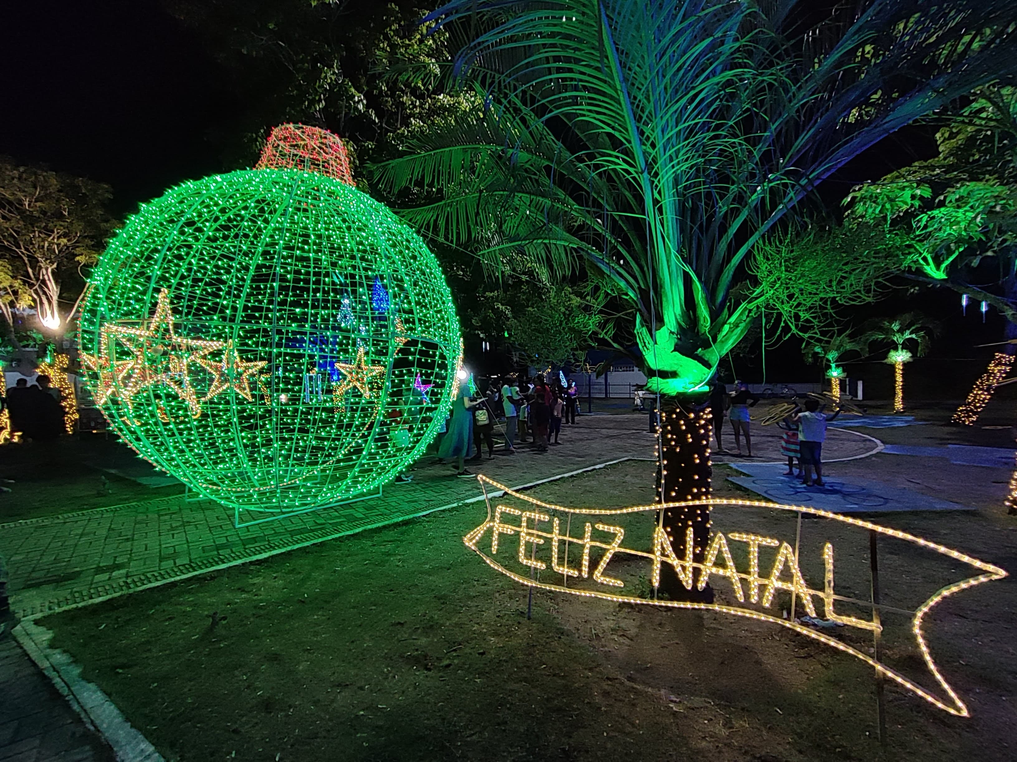 Prefeitura de Macaíba acende iluminação natalina nesta quinta-feira (11) na Praça Paulo Holanda Paz