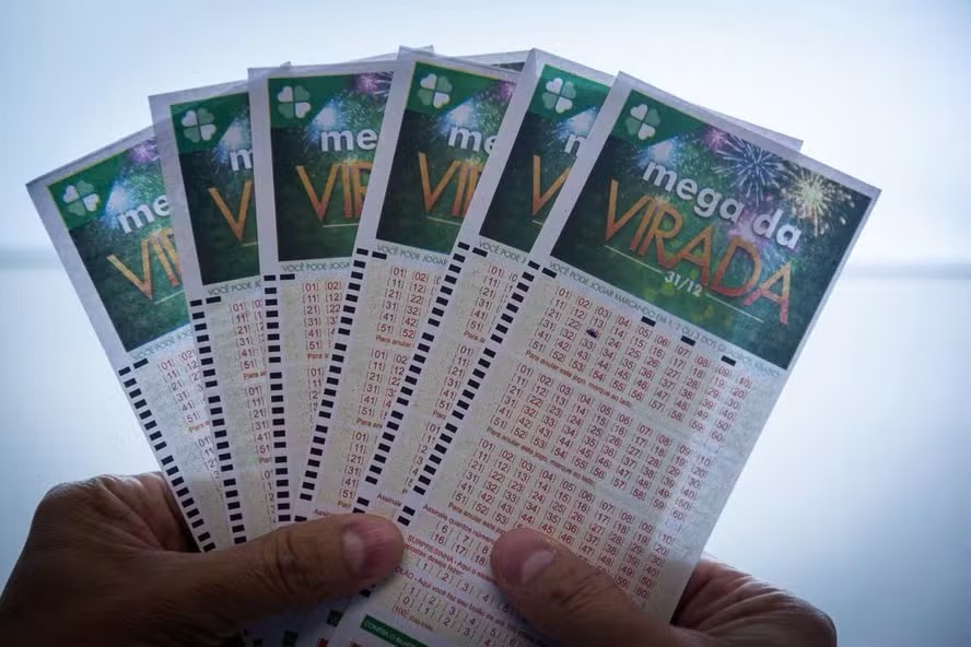 Mega da Virada: qual a probabilidade de ganhar? Apostar milhões em bolões aumenta as chances?