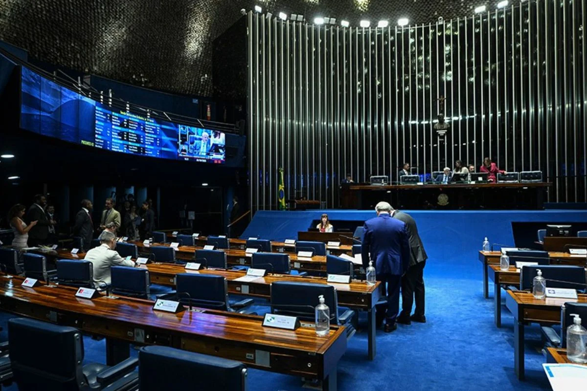 Senado aprova ‘PL Antifacção’. Penas podem chegar a 120 anos