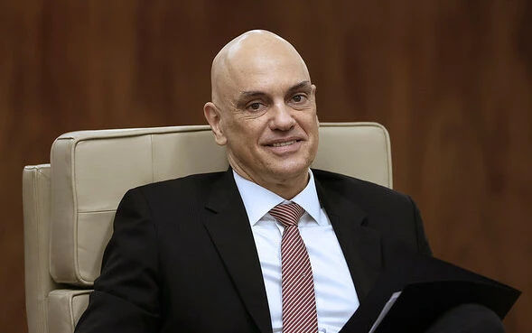 Moraes emite nova nota e passa a negar conversa sobre o Master