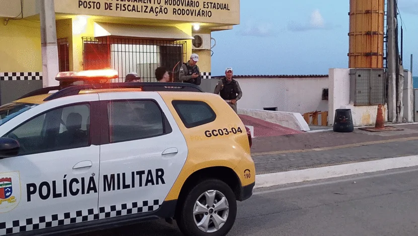Homem é detido por porte de entorpecentes durante blitz na Via Costeira