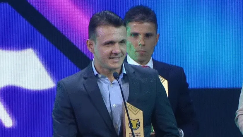 Potiguar Caio Max é eleito o melhor árbitro de vídeo do Campeonato Brasileiro de 2025
