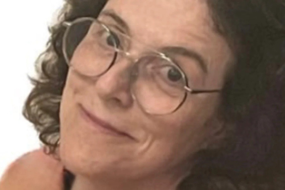 Jornalista que chamou filha de Bolsonaro de ‘P#ta’ é condenada a detenção, multa e indenização