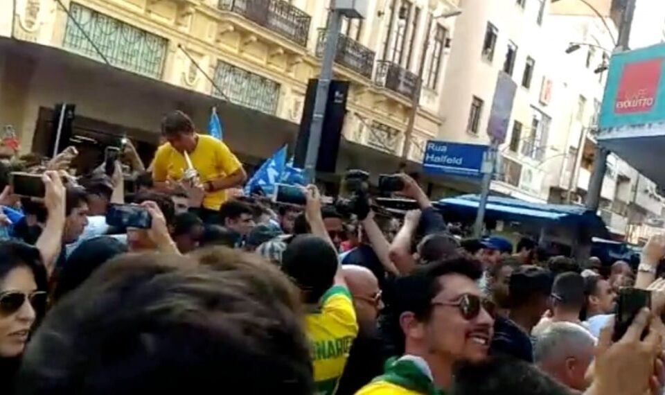 Bolsonaro sofre 10ª cirurgia desde a facada, agora para tratar soluços