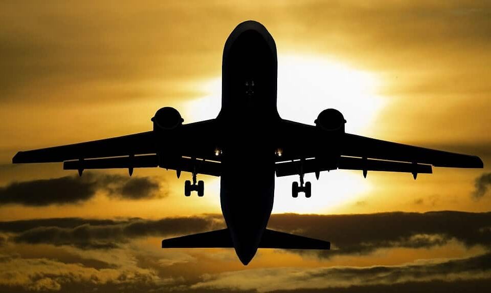 EUA suspendem restrições no espaço aéreo do Caribe