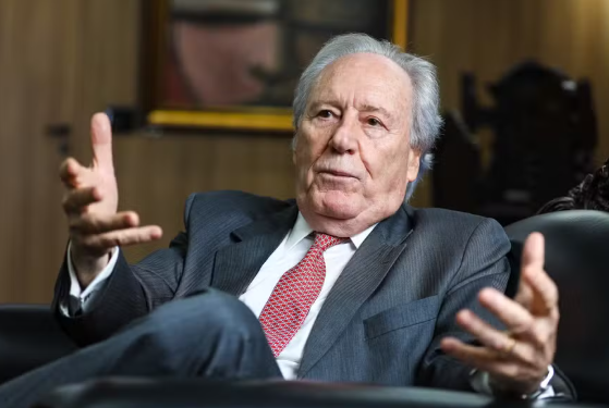 Escritório de Lewandowski "escondeu" do Governo o contrato com o Banco Master