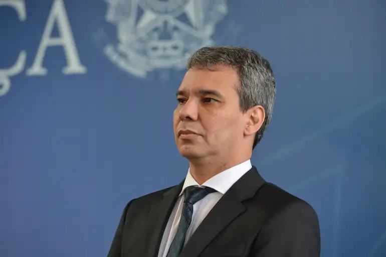 Ex-ministro de Dilma é cotado para comandar o Ministério da Justiça
