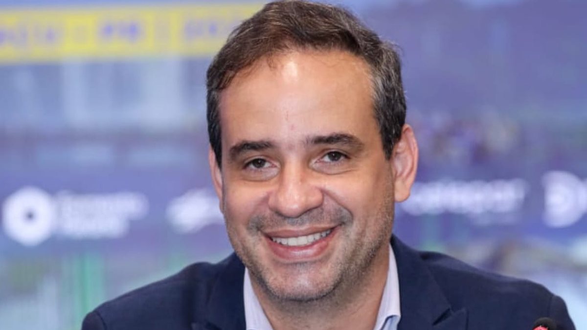Cadu Xavier se apresenta como "governador tampão" com renúncia de Walter e Fátima