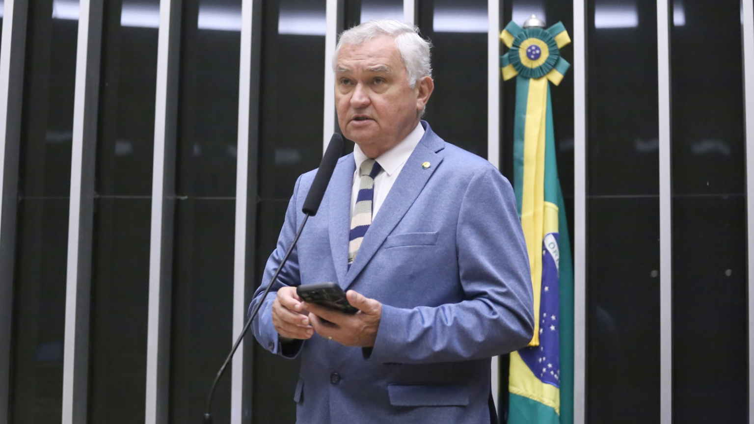 “Desumano e cruel”, diz Girão após Moraes autorizar que filhos visitem Bolsonaro duas vezes por semana