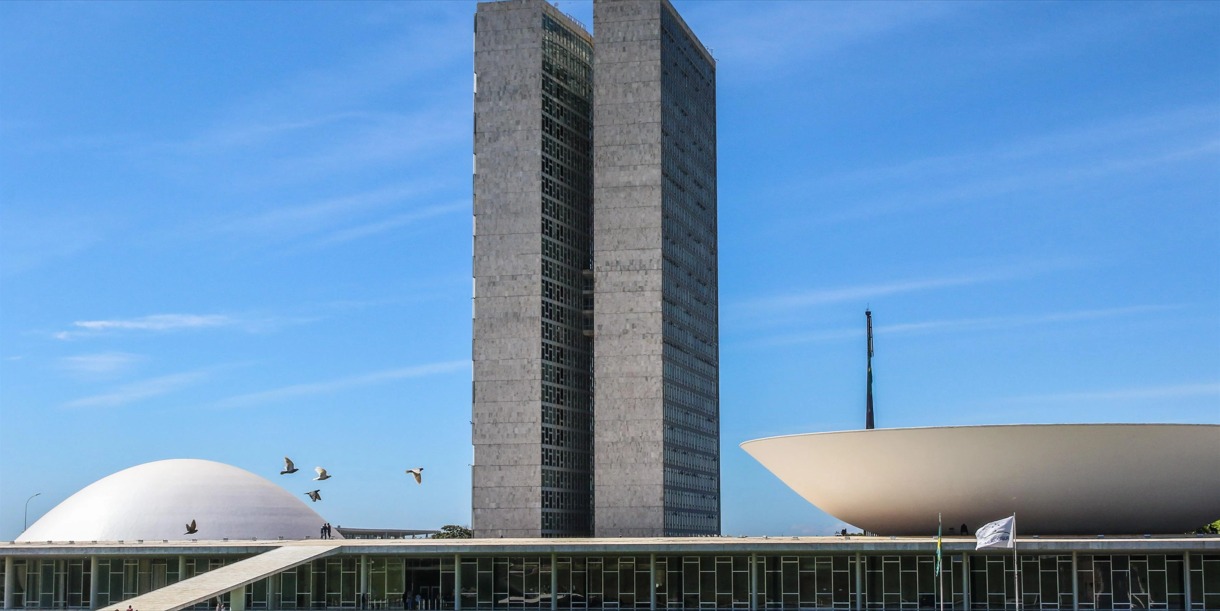 Congresso quer avançar com propostas que disciplinam conduta de ministros do STF