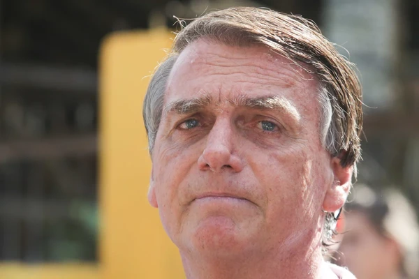 Jogou o 13? Irmão de Jair Bolsonaro revela que ex-presidente ganhou prêmio na Mega da Virada