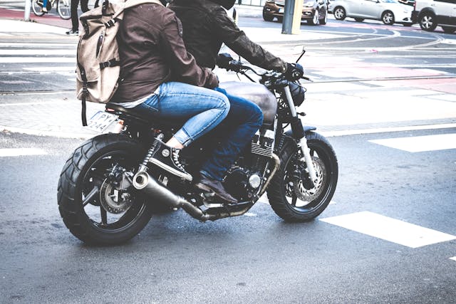 Peru multará motos com 2 pessoas a bordo para prevenir assaltos