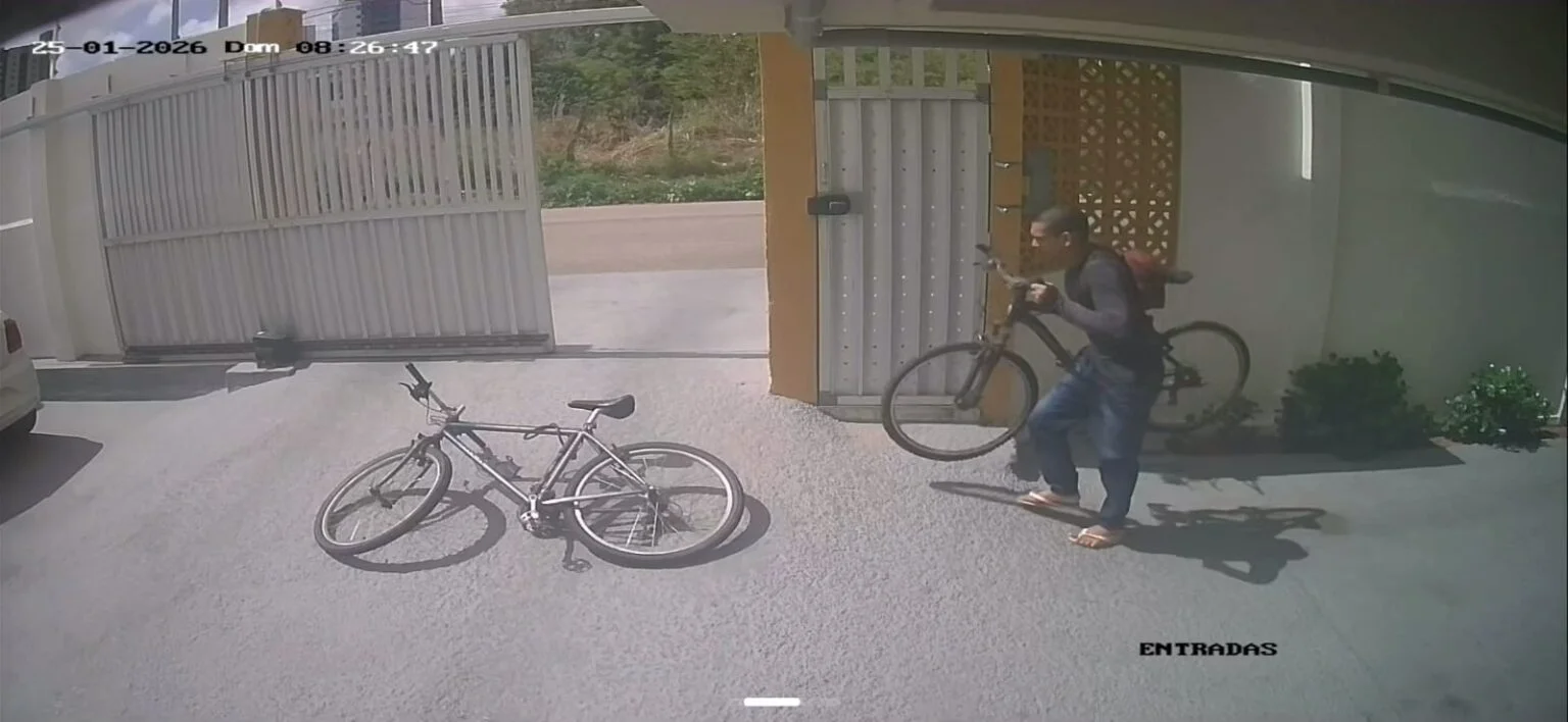 Homem é flagrado furtando duas bicicletas em condomínio na Zona Sul de Natal