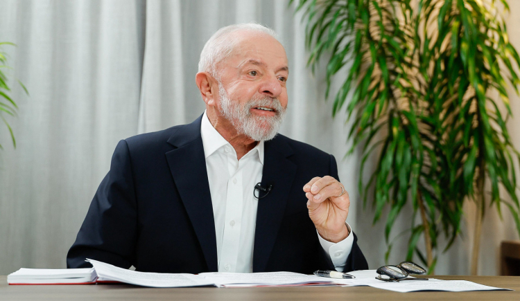 Lula diz que Bolsonaro trouxe ‘cassino para dentro das casas’ dos brasileiros