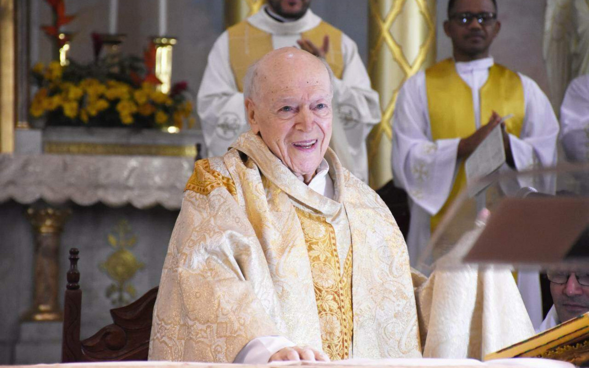 Padre de 103 anos morre durante Ave Maria em igreja no Rio de Janeiro